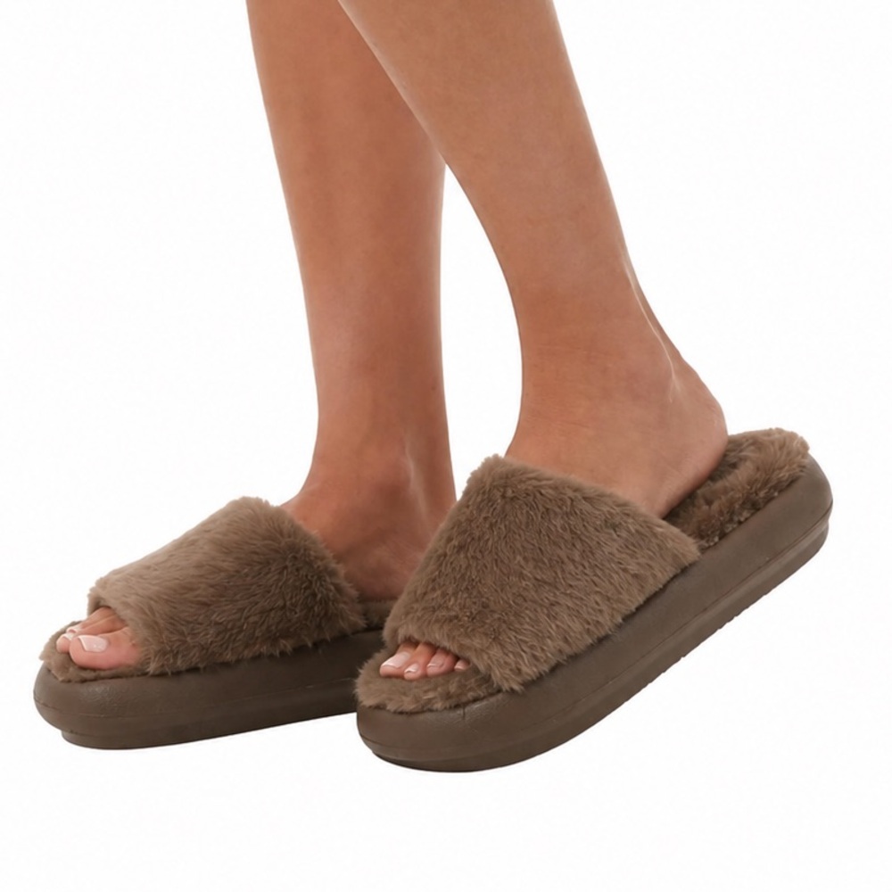 NEW! 32 Degrees Women's Plush Cushion Slide | Slip-On - Size Large (9-10)